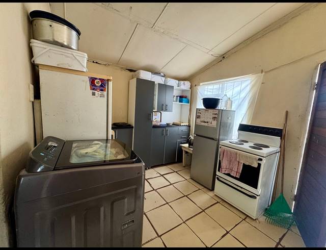 2 BEDROOM FREEHOLD FOR SALE IN KUYASA
